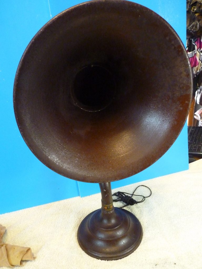 A-K type M horn speaker