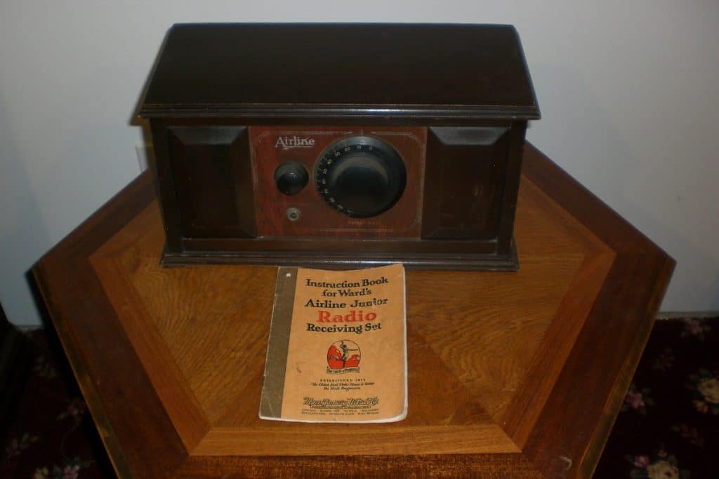 Airline Jr. one tube radio made by Tri-City