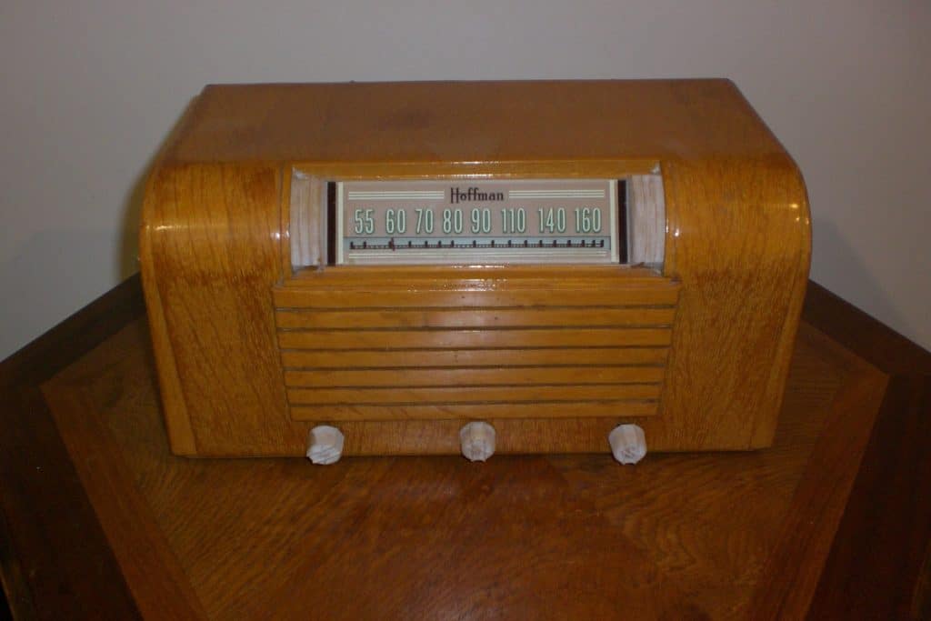 Hoffman model A300 radio