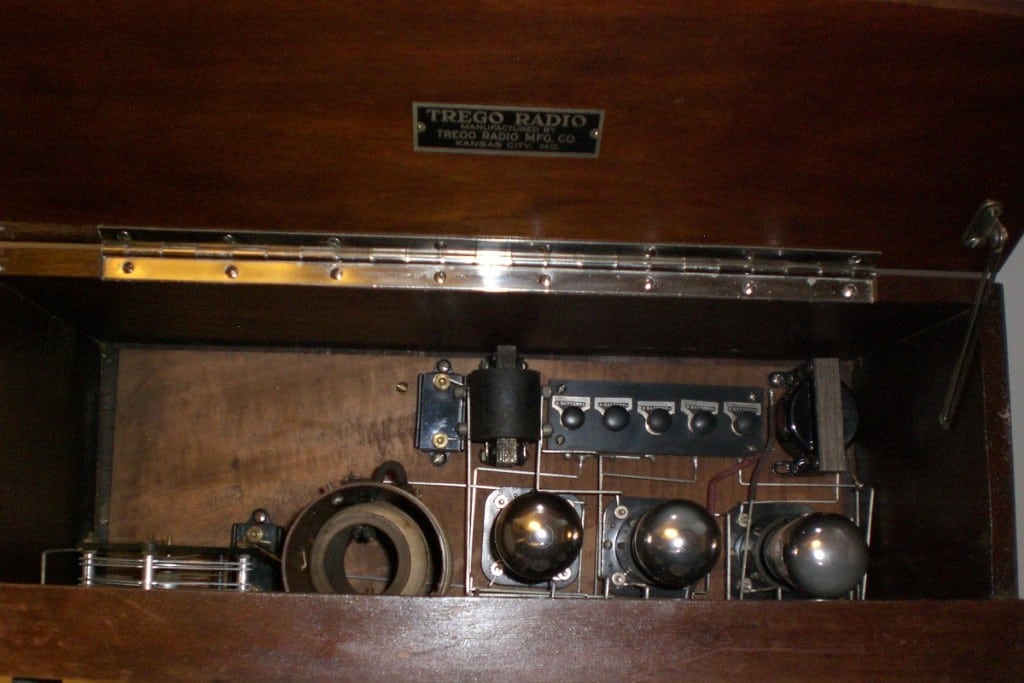 Trego-3-Tube-Radio-Insides