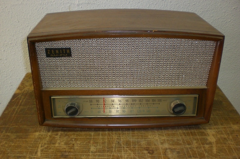 Zenith-model-G730 - IARCHS Radio Collector Club