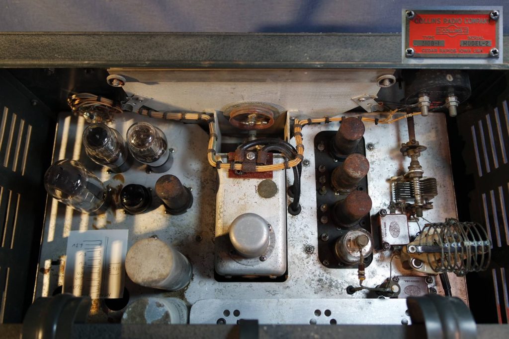 Collins-Radio-310B-1-exciter-inside-has-manual