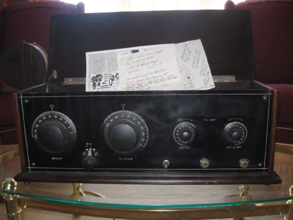 Montgomery Wards Airline Grand battery radio