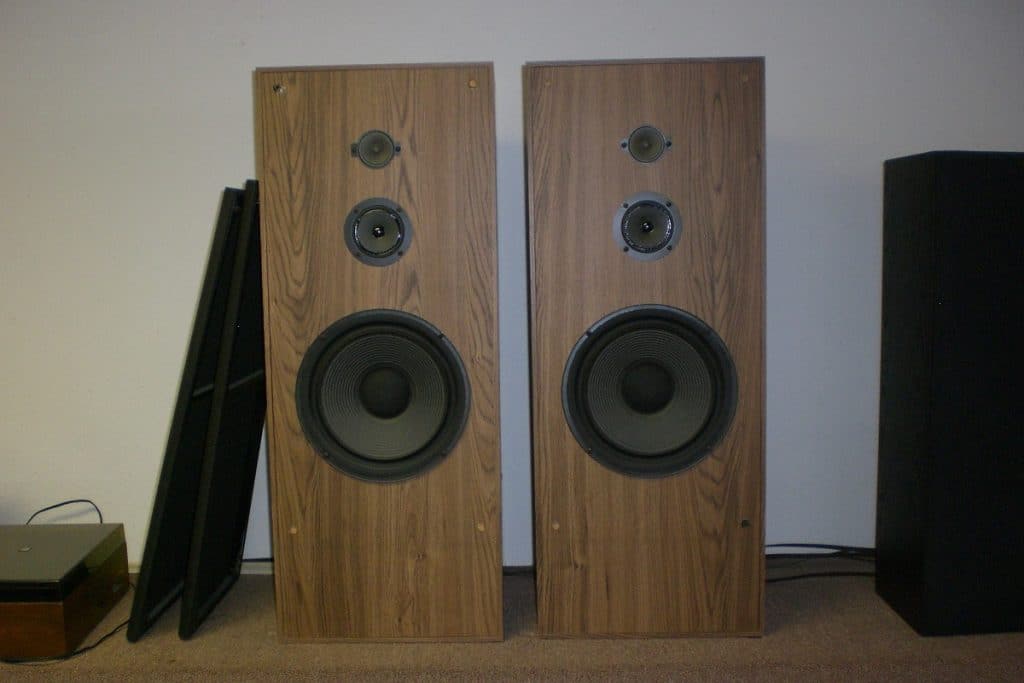 Pair Sony Model SSU420 Speakers with grilles removed