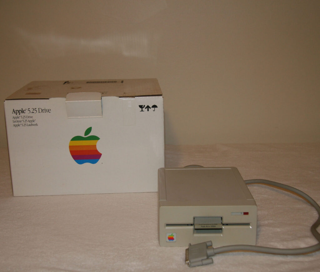 Apple-5.25-drive-mdlA9M0107