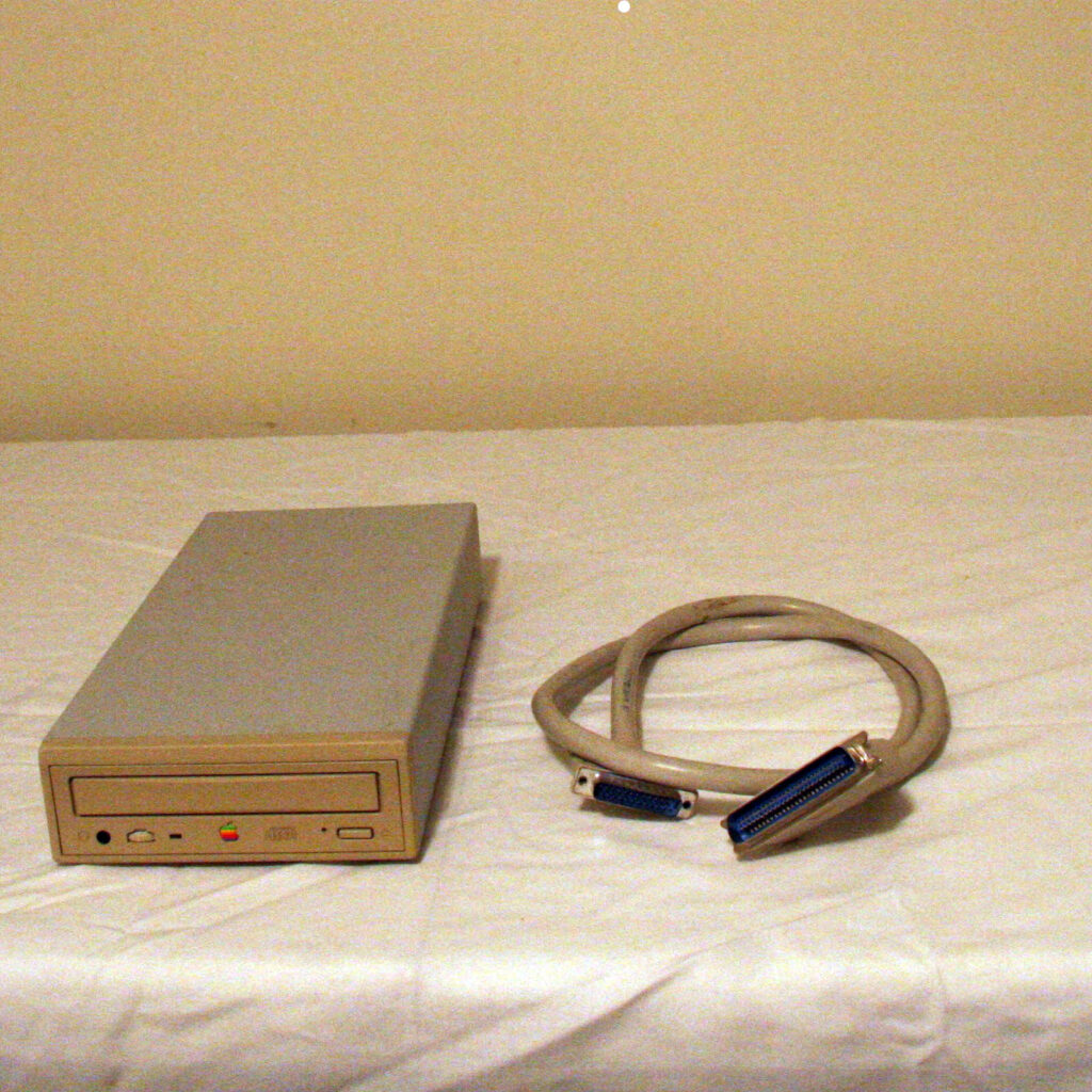 AppleCD-600E-CD-Drive