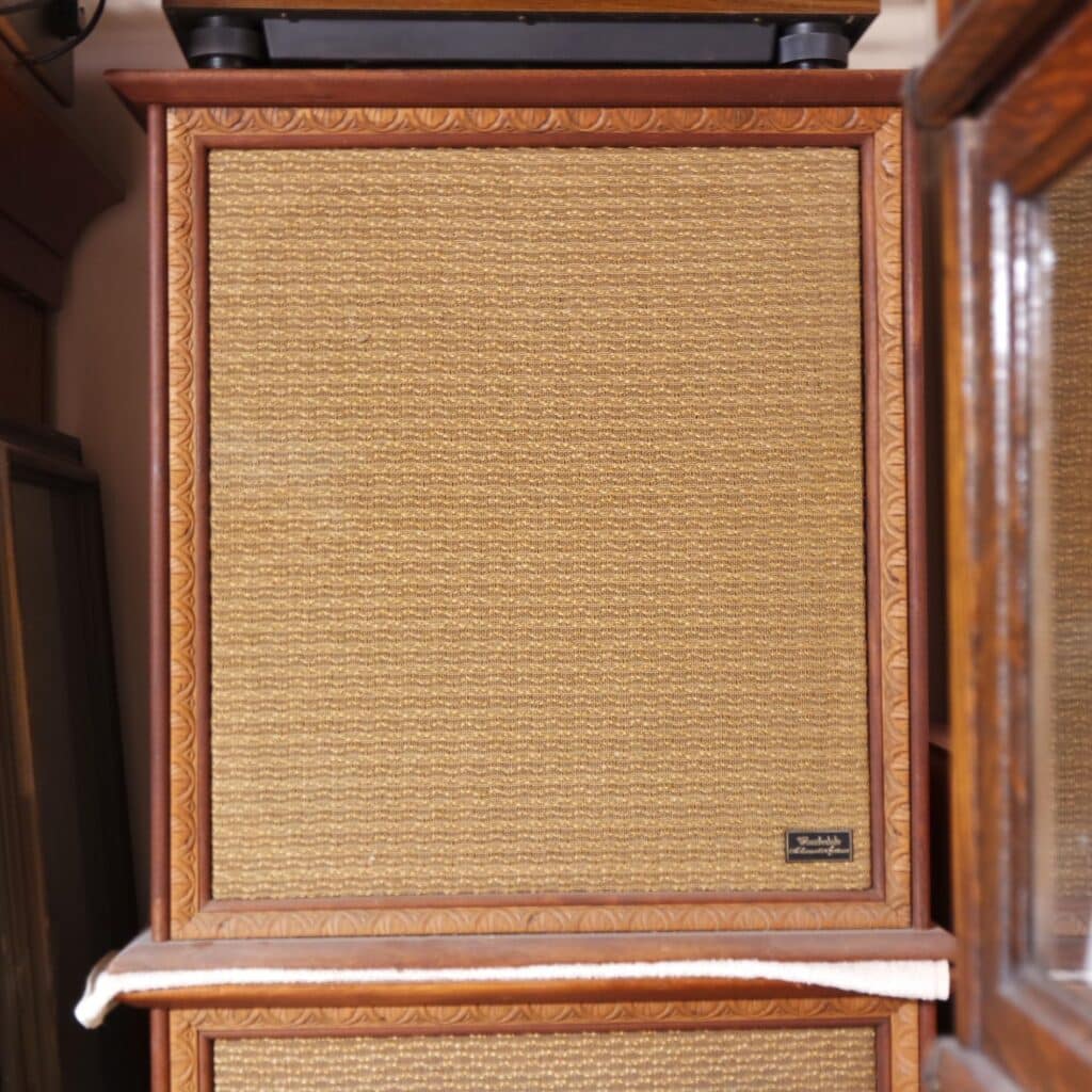 Matching_Pair_Wharfedale_Achromatic_Systems_W70E_Speakers