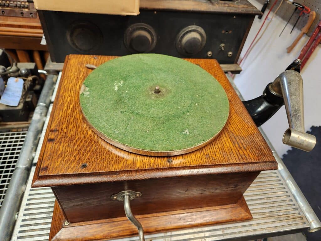 Old phonograph, no needle or pickup