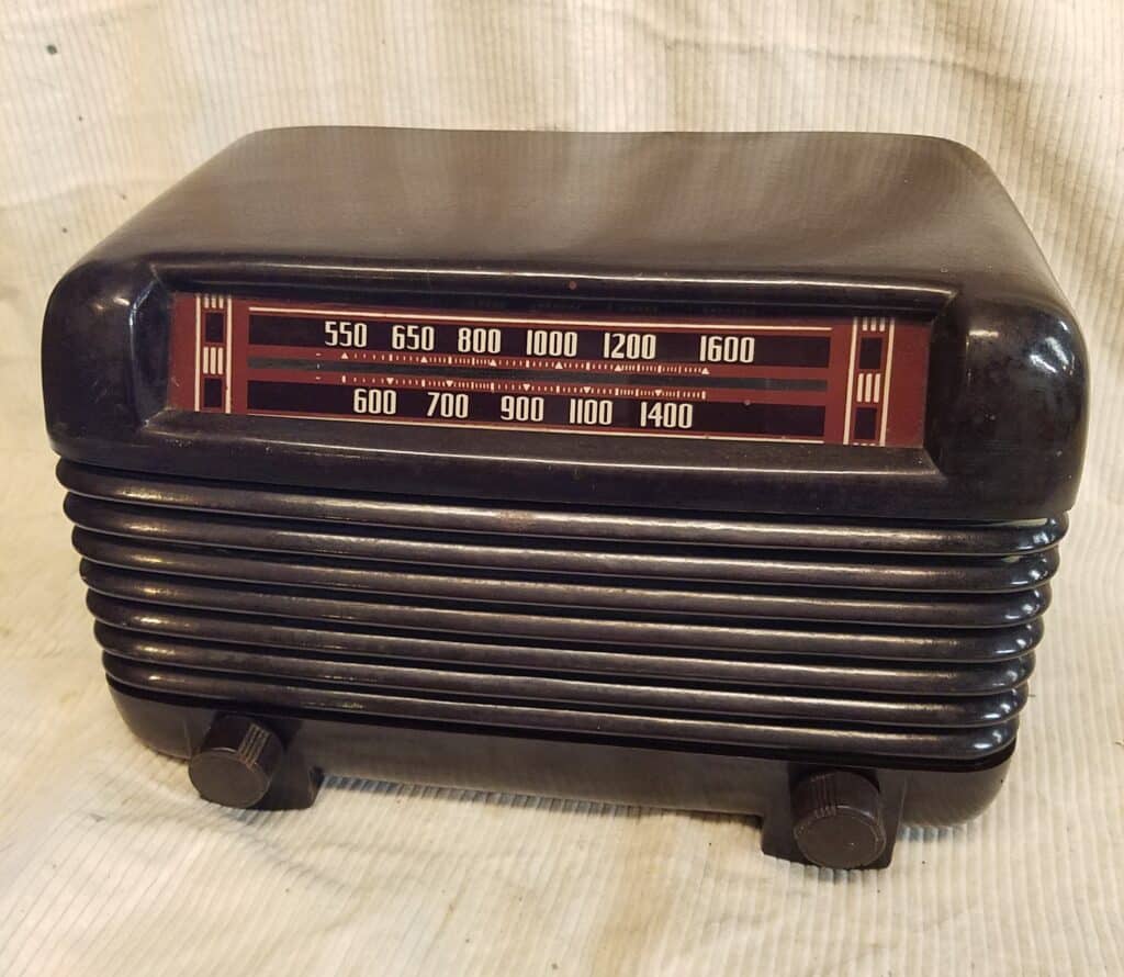 Philco Transitone 42-1001 - IARCHS Radio Collector Club