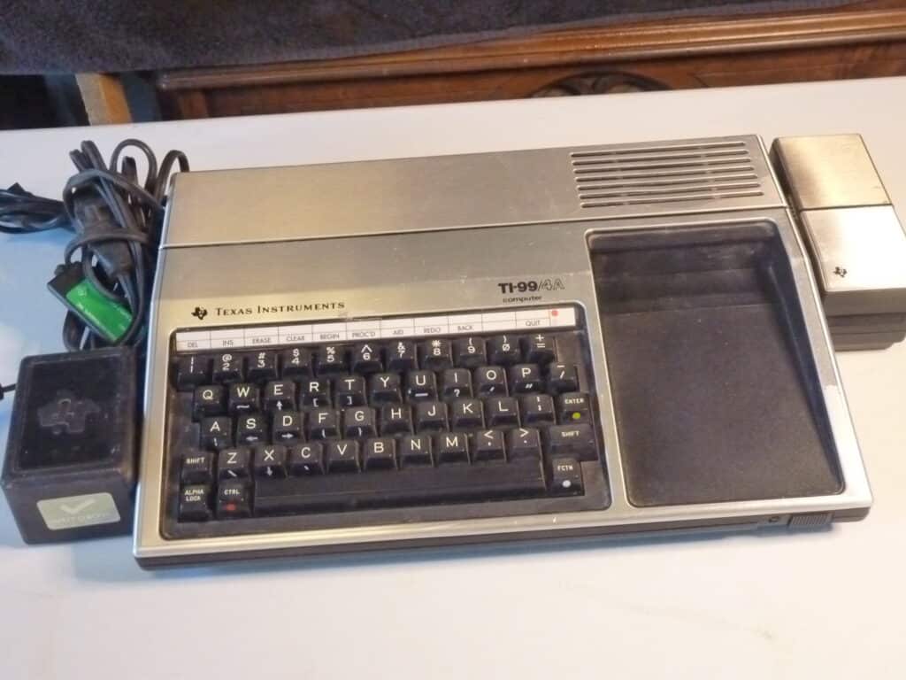 Ti-99-4A-console-powersupply-speech-synthesizer