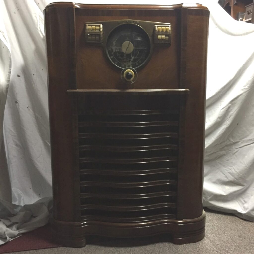 Zenith-8S563-Front