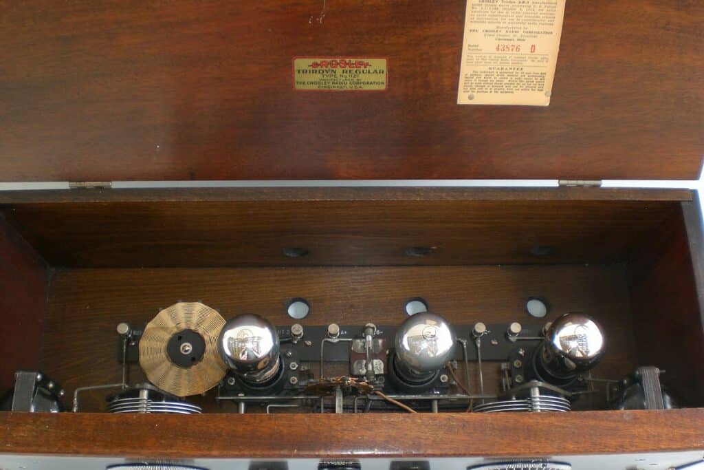 Crosley 3R3 Trirdyne Inside