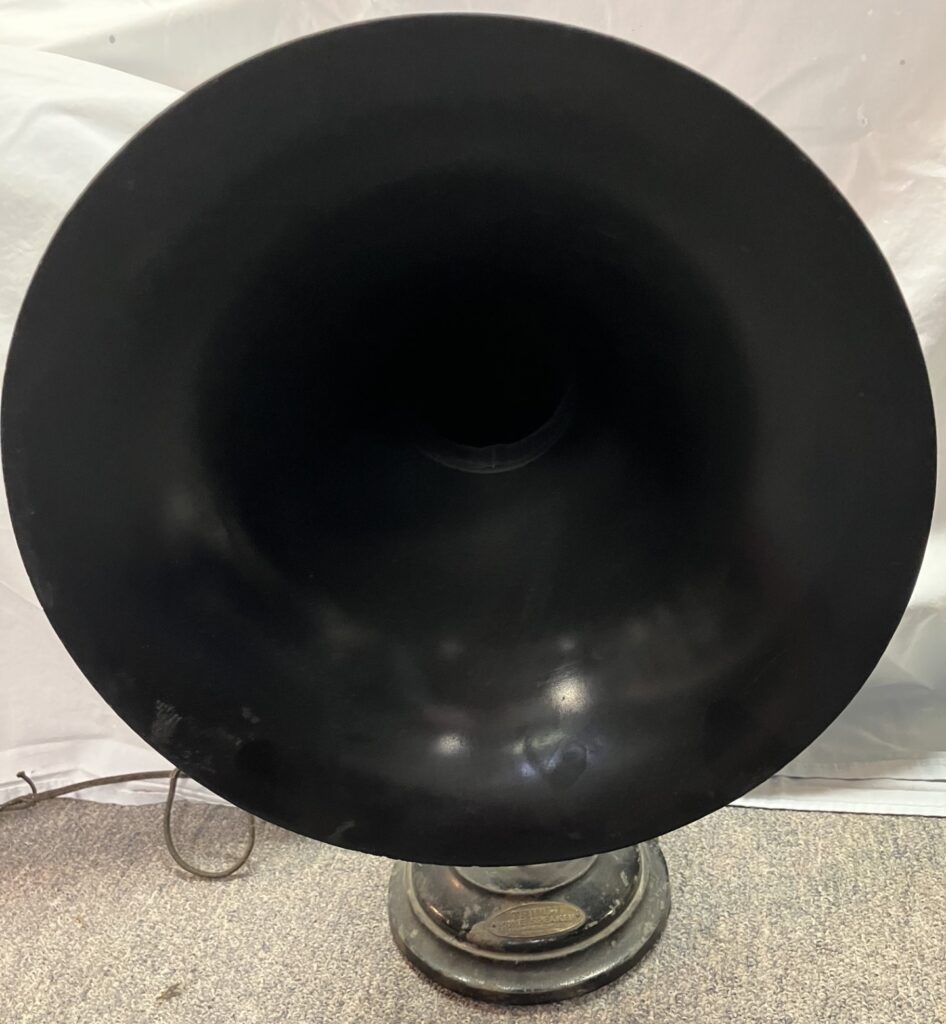 Trimm-Horn-Speaker-Front